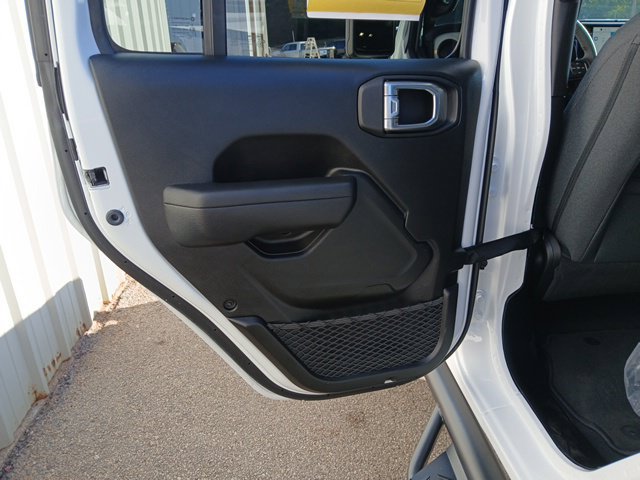 Used 2025 Jeep Gladiator Sport AWD/4WD image 19