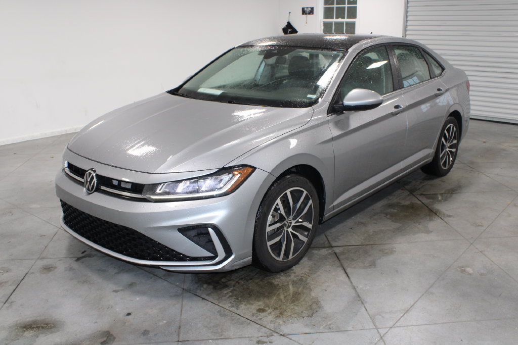 Used 2025 Volkswagen Jetta SE FWD image 4
