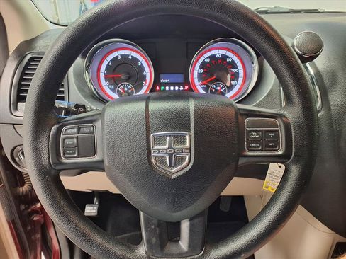 Used 2020 Dodge Grand Caravan SE w/ UConnect Hands-Free Group image 19