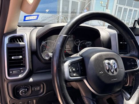 Used 2019 RAM 1500 Big Horn AWD/4WD image 20