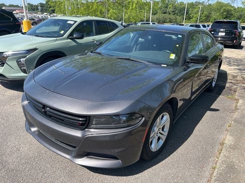Used 2023 Dodge Charger SXT RWD image 3