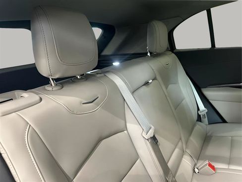 Used 2020 Cadillac XT4 Luxury w/ Cold Weather Package AWD/4WD image 22