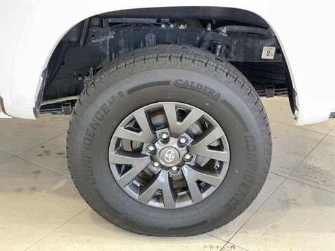 Used 2023 Toyota Tacoma SR5 w/ Technology Package AWD/4WD image 13