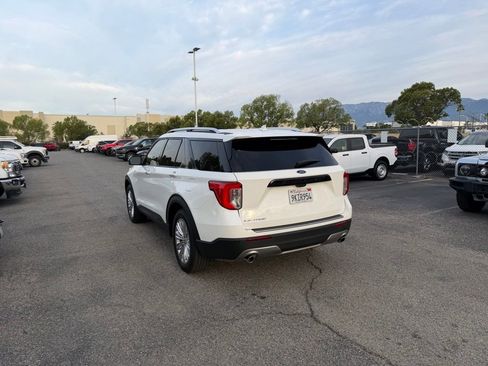 Used 2023 Ford Explorer Limited w/ Limited Technology Package image 4