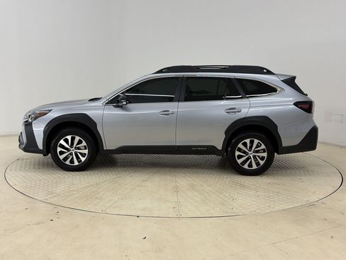 Used 2025 Subaru Outback Premium w/ Popular Package #1 AWD/4WD image 2