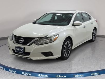 Used 2017 Nissan Altima 2.5 SV w/ Convenience Package