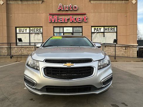 Used 2016 Chevrolet Cruze LT image 2