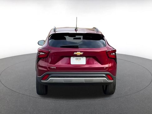 Used 2025 Chevrolet Trax LT image 12