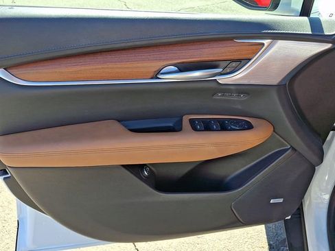 Certified 2023 Cadillac XT5 Premium Luxury image 9