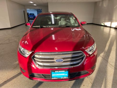 Used 2018 Ford Taurus SEL w/ Equipment Group 201A image 3