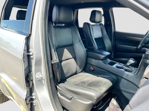 Used 2018 Jeep Grand Cherokee Altitude RWD image 26