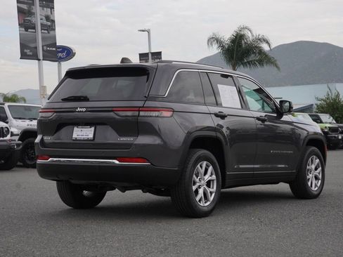 Used 2022 Jeep Grand Cherokee Limited image 4