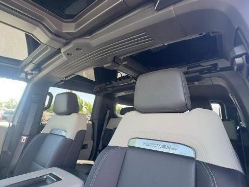 Used 2026 GMC Hummer EV SUV AWD/4WD image 18