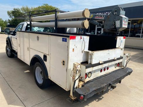 Used 2017 Ford F550 2WD Regular Cab Super Duty image 5
