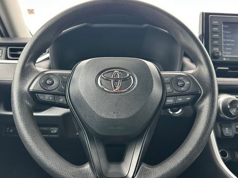 Used 2022 Toyota RAV4 XLE w/ Convenience Package FWD image 28