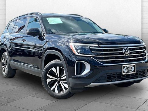 Used 2024 Volkswagen Atlas SE AWD/4WD image 1