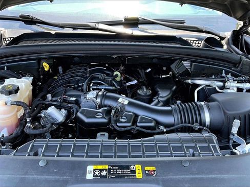 Certified 2022 Jeep Grand Cherokee L Limited AWD/4WD image 36