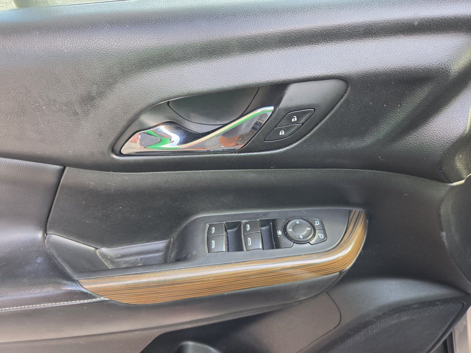 Used 2018 GMC Acadia SLE w/ LPO, Floor Liner Package FWD image 8