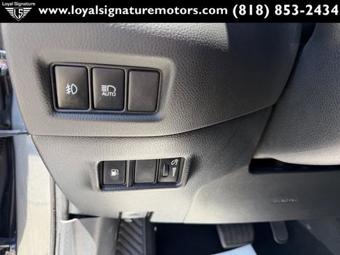 Used 2018 Toyota C-HR XLE FWD image 21