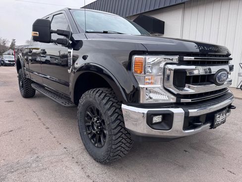 Used 2021 Ford F250 XLT image 2