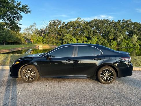Certified 2023 Toyota Camry SE FWD image 3