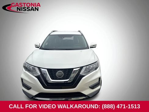Used 2019 Nissan Rogue SV w/ Premium Package FWD image 3