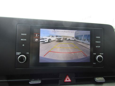 Used 2024 Kia Sportage LX image 25