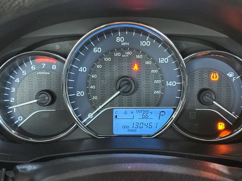 Used 2015 Toyota Corolla L FWD image 21