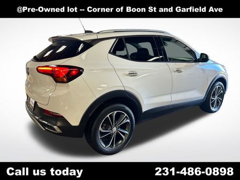 Used 2020 Buick Encore GX Essence w/ Advanced Technology Package AWD/4WD image 5
