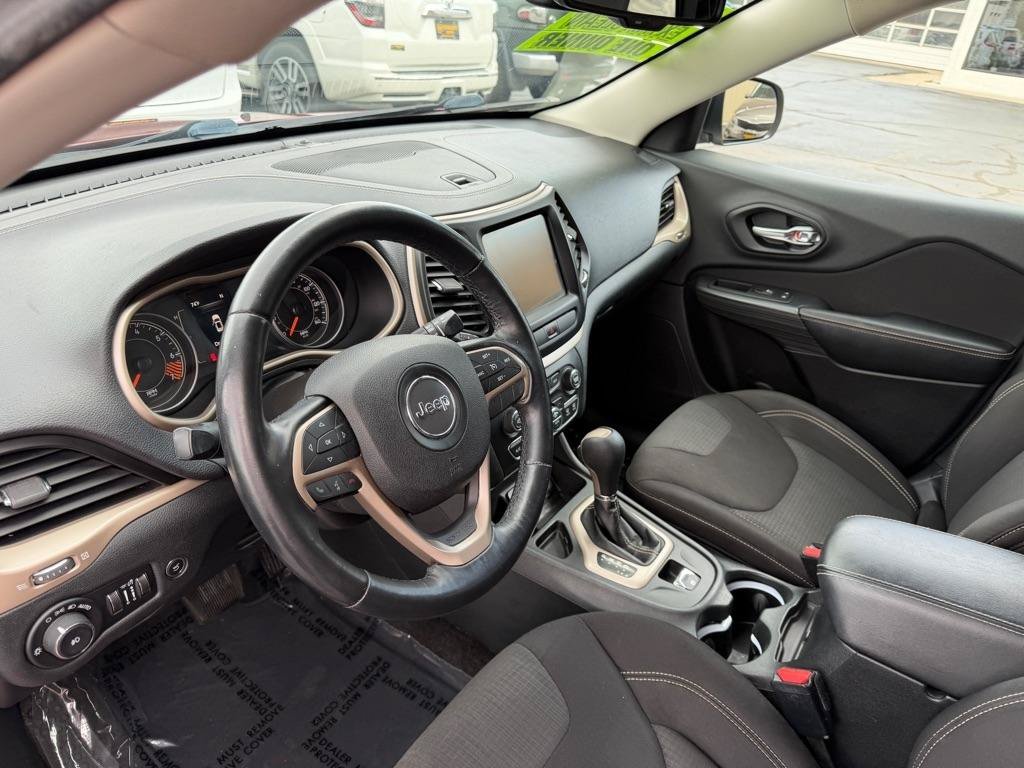 Used 2015 Jeep Cherokee Latitude w/ Comfort/Convenience Group FWD image 26