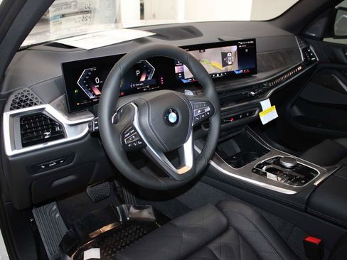 Used 2026 BMW X5 sDrive40i image 11