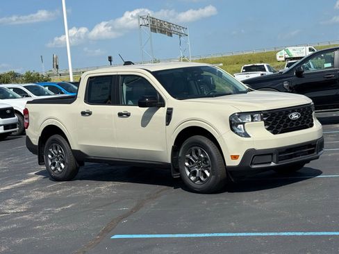 New 2025 Ford Maverick XLT w/ XLT Luxury Package image 7