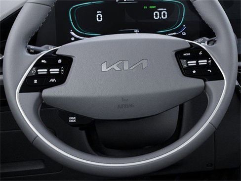 New 2025 Kia Niro EX image 22
