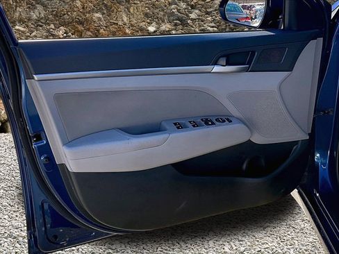 Used 2020 Hyundai Elantra SEL image 20