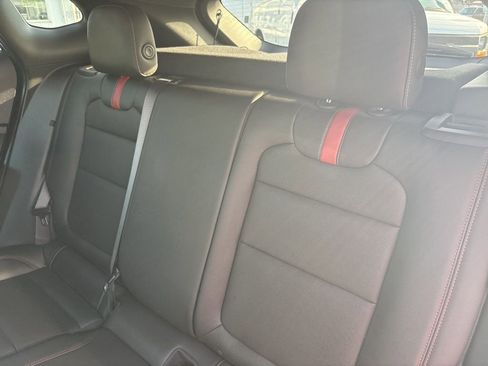 Used 2025 Chevrolet Trax RS image 31