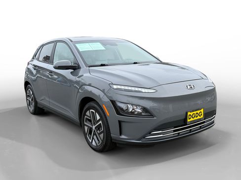 Used 2023 Hyundai Kona SE image 7