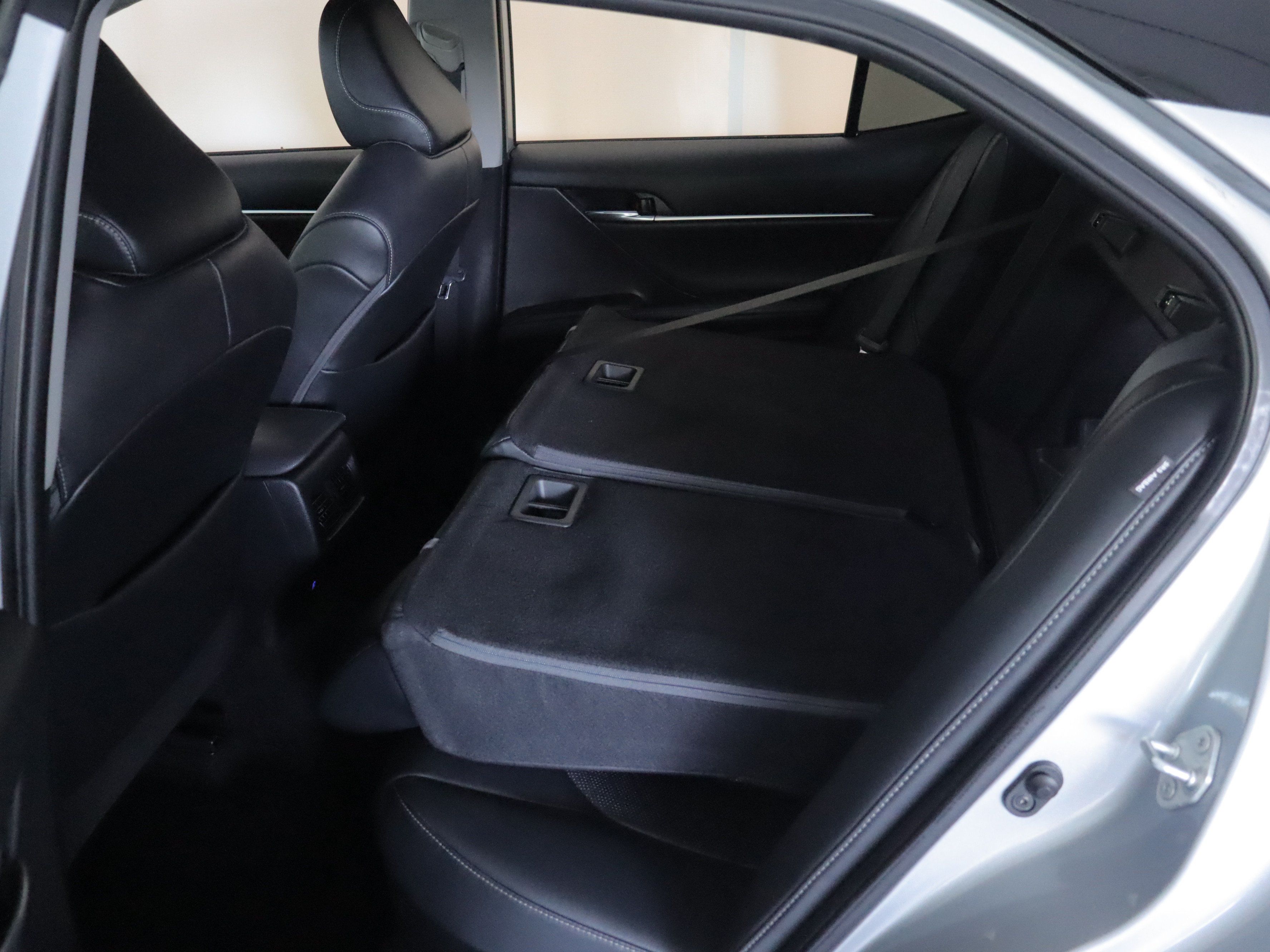 Used 2021 Toyota Camry XSE w/ Cold Weather Package FWD image 21