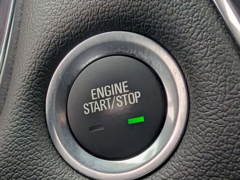 Used 2023 Chevrolet Traverse LT image 24