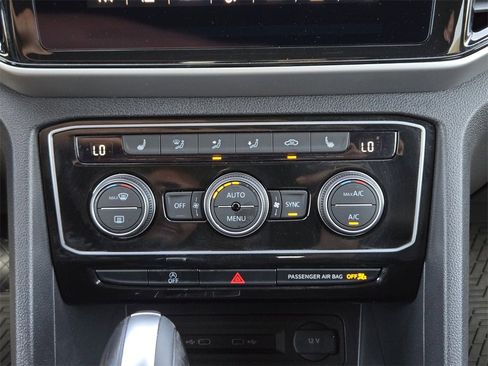 Used 2022 Volkswagen Atlas Cross Sport SE image 21