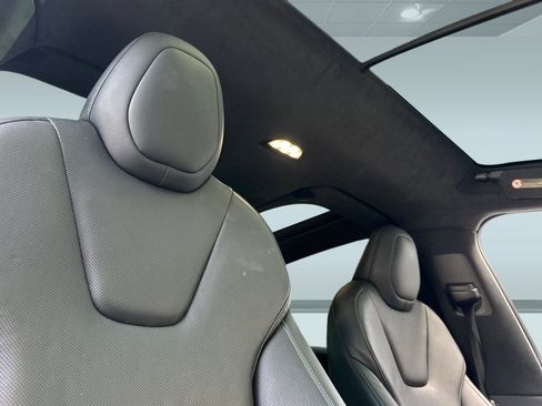 Used 2022 Tesla Model X Plaid image 26