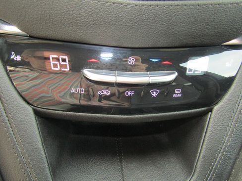 Used 2020 Cadillac XT5 Premium Luxury AWD/4WD image 30