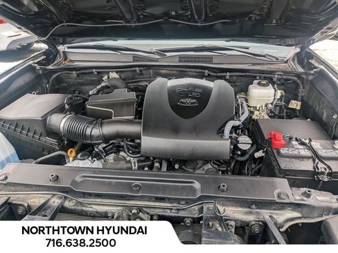 Used 2023 Toyota Tacoma TRD Off-Road image 36