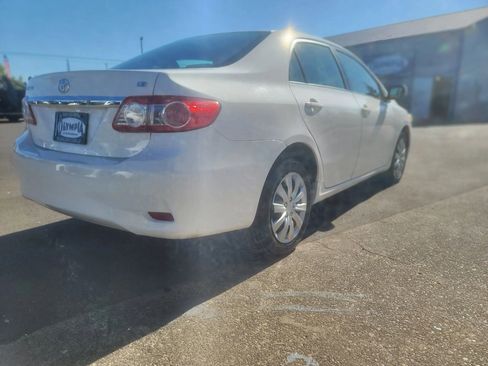 Used 2013 Toyota Corolla LE FWD image 11