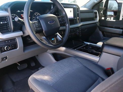Used 2024 Ford F250 XLT w/ FX4 Off-Road Package image 16