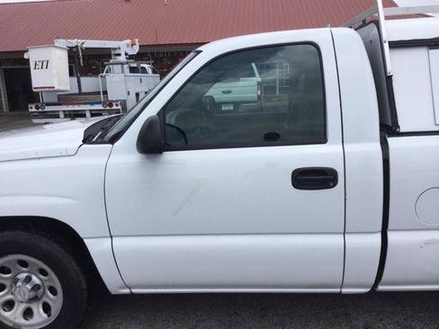 Used 2006 Chevrolet Silverado 1500 W/T RWD image 5