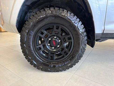 Used 2019 Toyota 4Runner SR5 AWD/4WD image 29