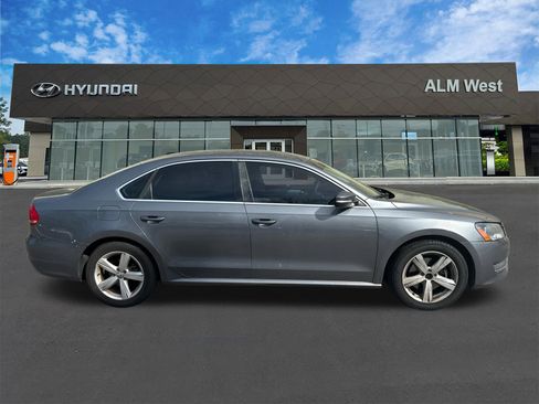 Used 2013 Volkswagen Passat 2.5 SE image 4