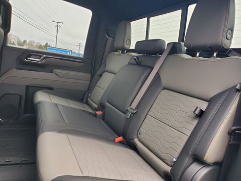 New 2026 Chevrolet Silverado 2500 ZR2 w/ LPO, Dark Essentials Package AWD/4WD image 29