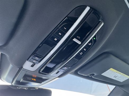 Certified 2022 Porsche Cayenne Coupe image 24