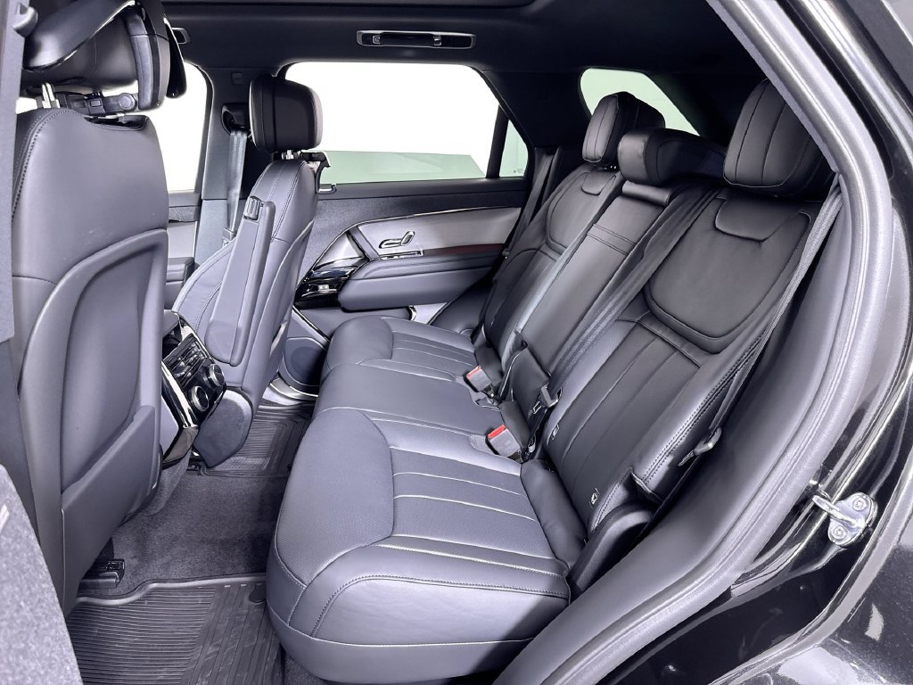 New 2027 Land Rover Range Rover Sport SE AWD/4WD image 20